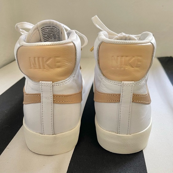 Men’s Nike Blazer Mid ‘77 Vintage Sneaker - Picture 9 of 11